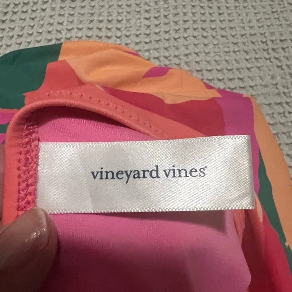 Vineyard Vines sconset one piece swimsuit - Picture 5 of 6